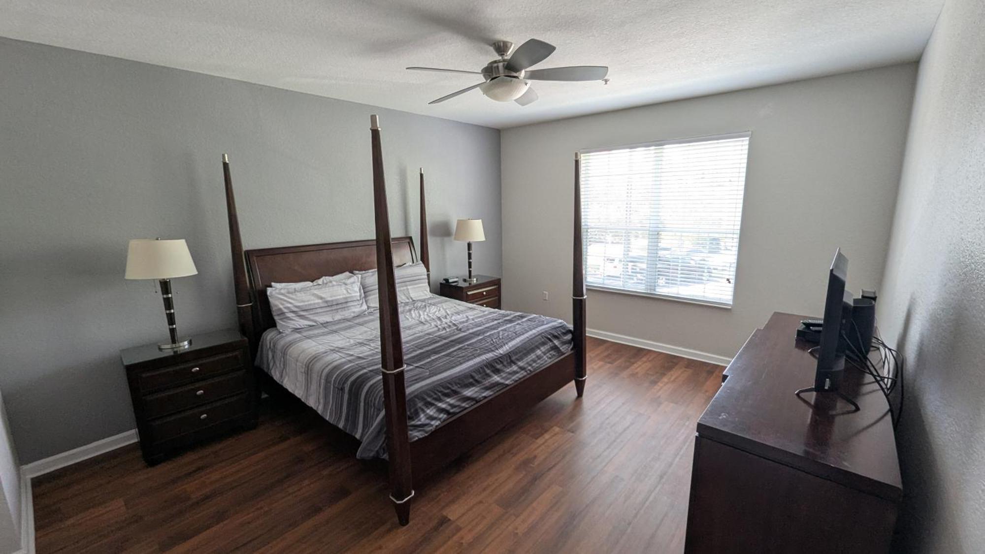 2br Close Convention Center L Epic