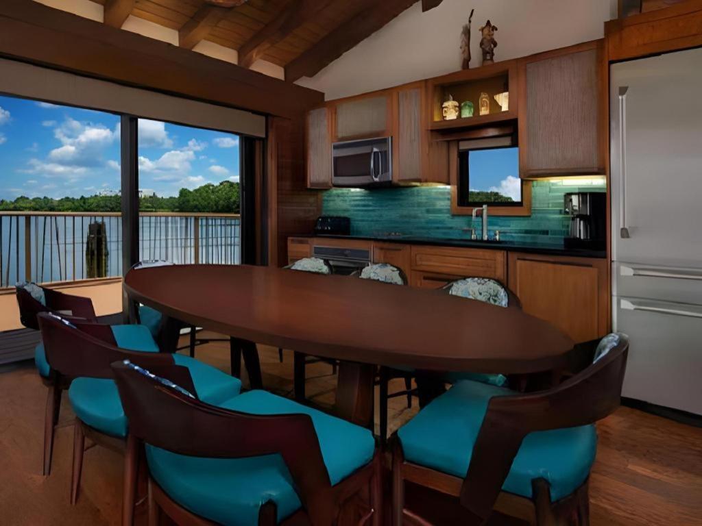 Resort Disney's Polynesian Village 4*