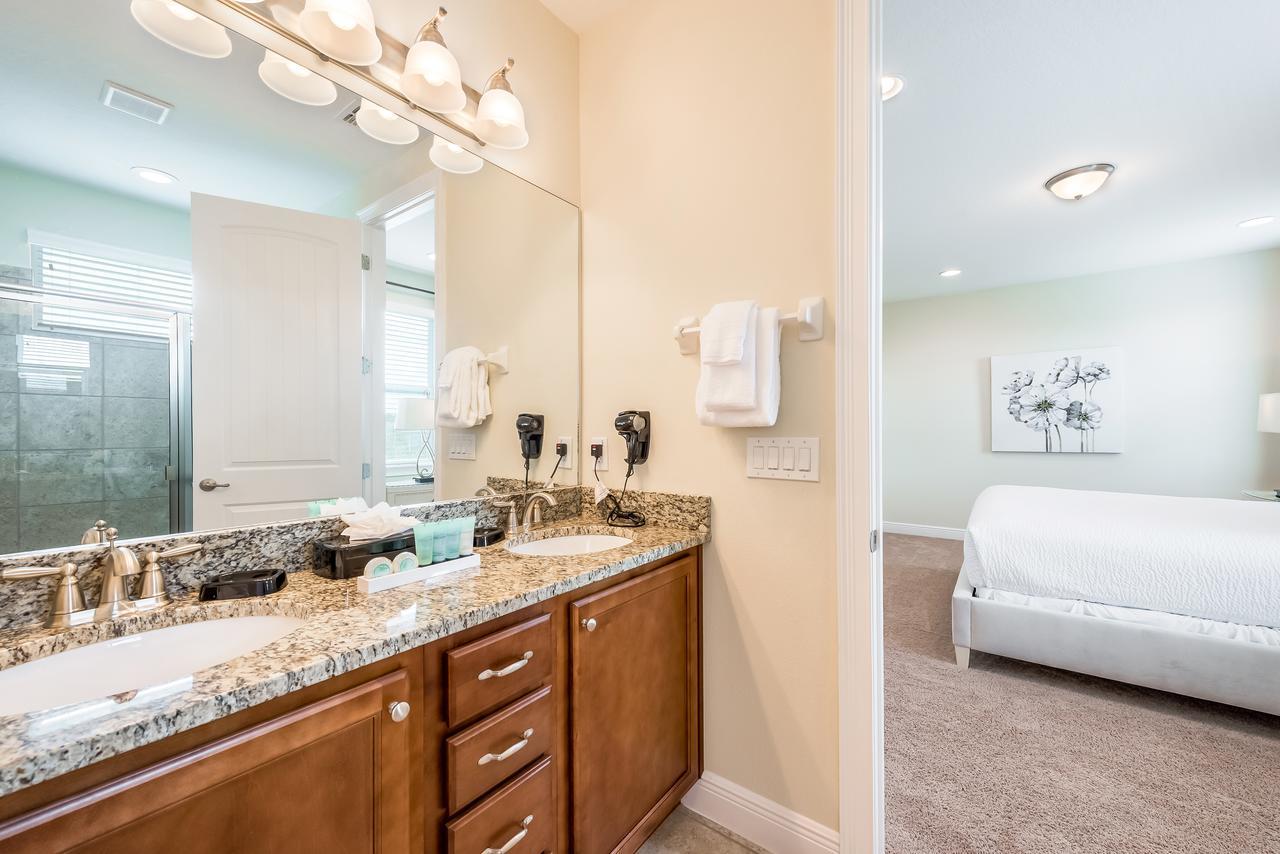 Splendid By Rentyl With Water Park Access Near - 621l Villa