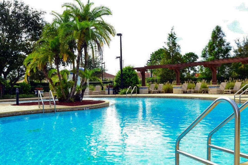 Cvx- Lucaya Village Apartment *