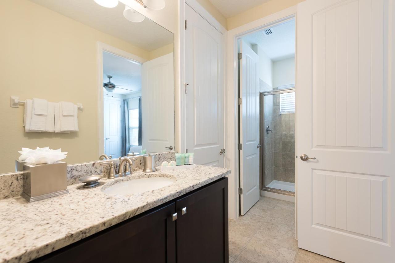 Beautiful Near By Rentyl With Private Pool, Game & Amenities - 141l Holiday home Orlando