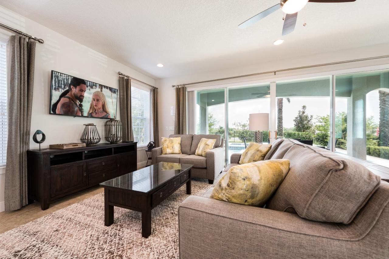 Beautiful Near By Rentyl With Private Pool, Game & Amenities - 141l Holiday home