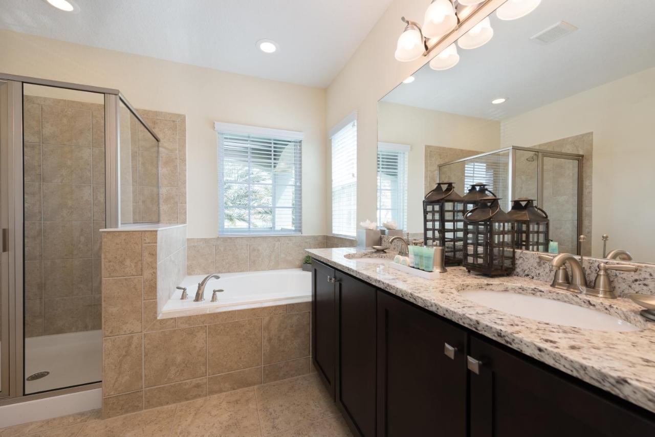 Beautiful Near By Rentyl With Private Pool, Game & Amenities - 141l
