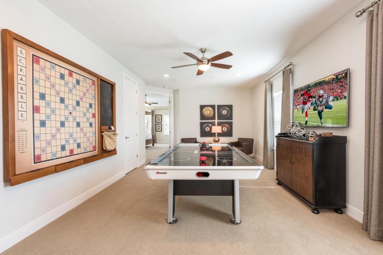 Beautiful Near By Rentyl With Private Pool, Game & Amenities - 141l Holiday home *