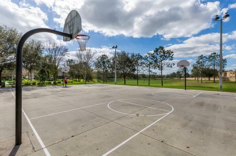 Lovely 3 Bedroom 2 Bath Area Orlando