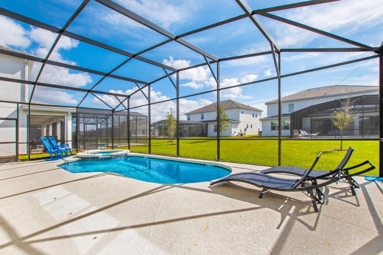 3910 Oakville Avenue * Orlando