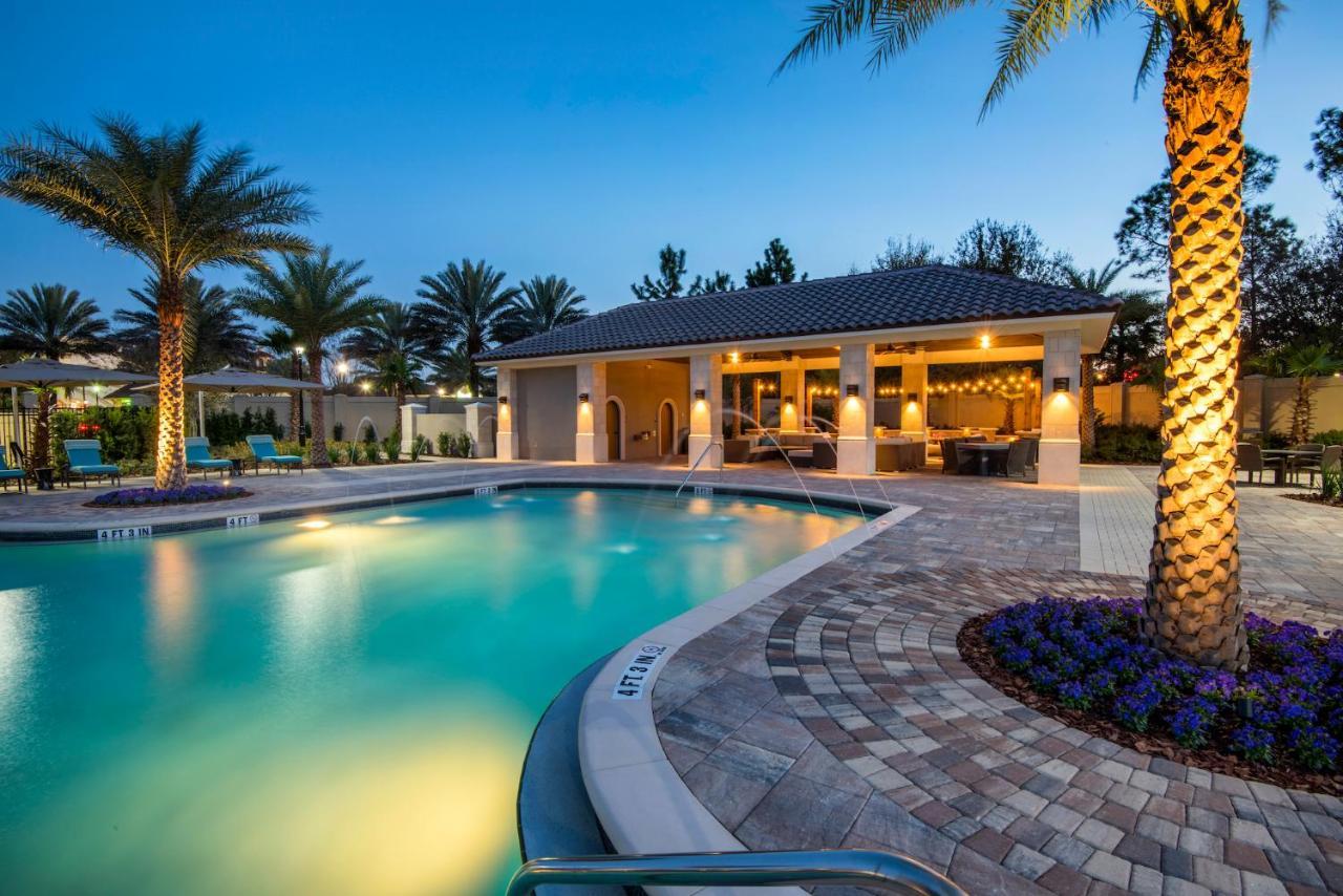 3910 Oakville Avenue * Orlando