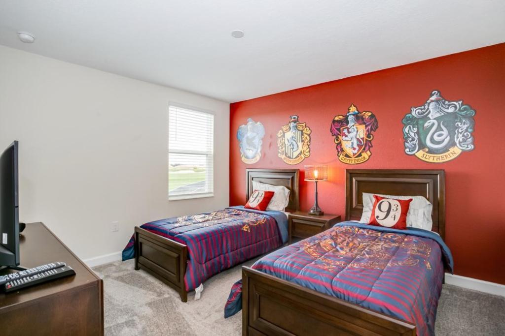 Beautiful 9bd Pool Hm, Game Champions Gate-701pbd